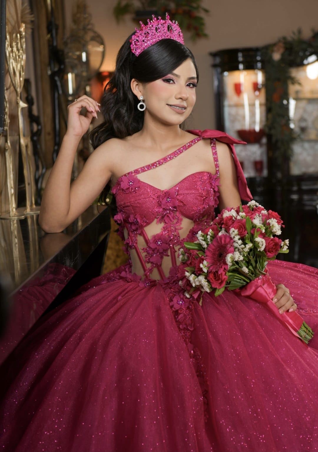 Ximena con su vestido de XV años